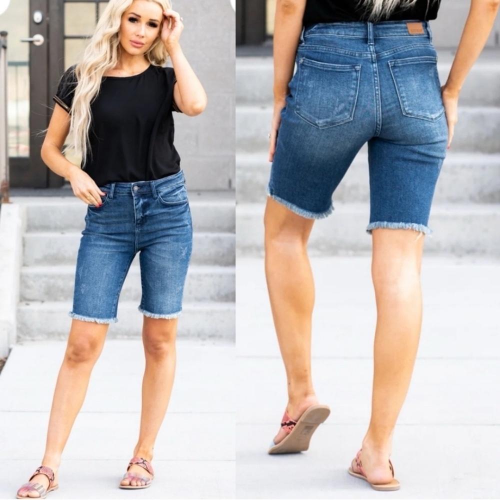 Judy Blue Jade High Rise Denim Shorts Raw Hem Dark Wash‎ Bermuda Women's Small